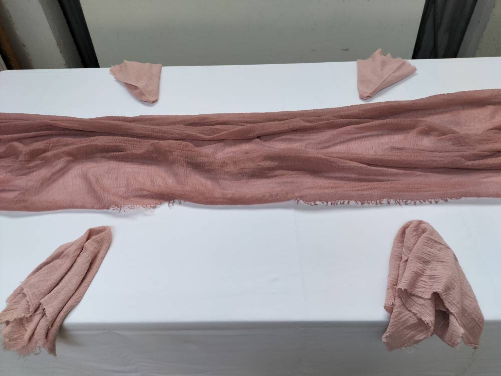 Chemin table rose
